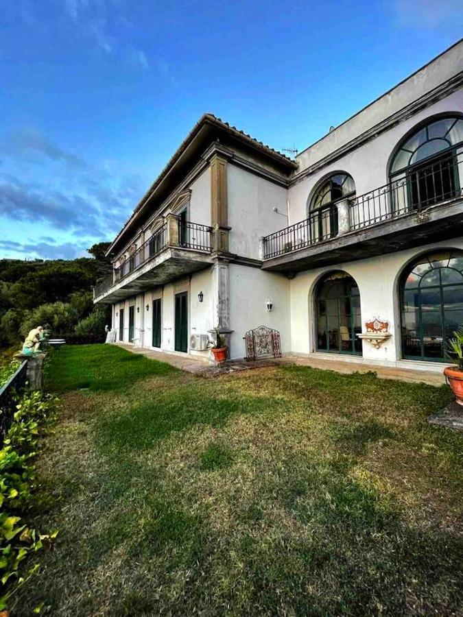 4 Bedrooms Villa At Massa Lubrense 20 M Away From The Beach With Sea View Furnished Terrace And Wifi Exterior photo